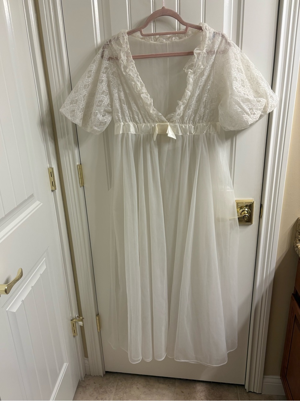 Vintage 50’s-60’s Radcliffe Lingerie White Chiffon Peignoir Robe L